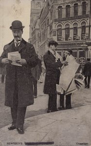 Newsboys (s/hvitt bilde) av (after) English photographer