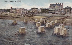 The Sands, Bognor (farget bilde) av (after) English photographer