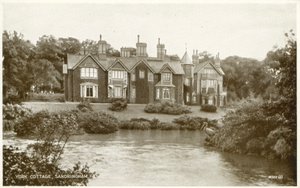 York Cottage, Sandringham (s/hvitt bilde) av (after) English photographer