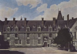 Chateau de Blois, Fasade på gårdsplassen (farget bilde) av (after) French Photographer