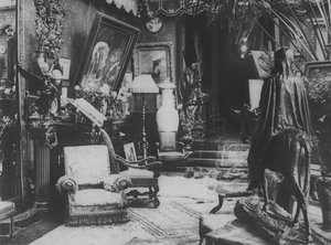 I hjemmet til Sarah Bernhardt (s/hvitt bilde)