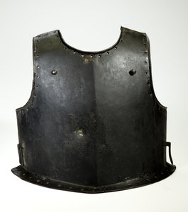Brystplate for en Harquebusier, ca. 1625-50 (jern og svart maling) av (attr.to) German School