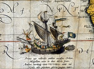 Magellans båt "" Victoria"" som reiste gjennom Stillehavet representert i det nederlandske atlaset til Abrahm Ortelius (1580). av Abraham Ortelius