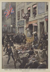 Berørt og rasende mot slutten av Lusitania, angriper og ødelegger folket i London tyskernes eiendommer