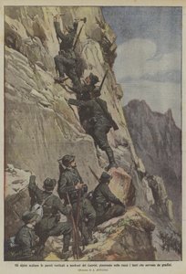 Alpintroppene klatrer de vertikale veggene nord-øst for Cauriol, og planter jernene som tjener som trappetrinn i steinene