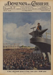 The Duce, i triumfdagene i Torino, mens de snakket til 50 000 arbeidere