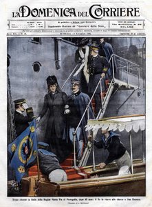 Sad return to Italy of Queen Maria Pia of Portugal after 48 years: the Italian king Victor Emmanuel III (Victor-Emmanuel) (Vittorio Emanuele) received it in San Rossore in Tuscany. Illustration of Beltrame. La Domenica del Corriere. 6/11/1910. av Achille Beltrame