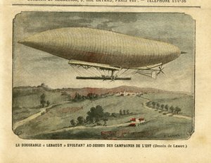 Illustrasjon av Achille Lemot (1846-1909) i Le Pelerin, 26/11/05 - Luftskipet "" Lebaudy"" utvikler seg over det østlige landskapet - Kampanje, Ballonger luftskip zeppelinere aerostation, Lebaudy av Achille Lemot