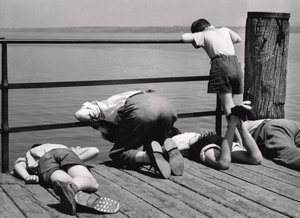 Busy With Fishing, Italia, ca. 1950-60 (gelatinsølvtrykk)