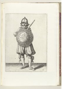 Skjold- og piggøvelsen: Soldaten som står i ro, raperen hans hviler på venstre skulder bak skjoldet (nr. 23), 1618 Nassausche Wapen-Handelinge, van Schilt, Spies, Rappier and the Targe: beyde figuerlick avbildet, ende innrammet etter n av Adam van Breen