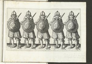 Skjold- og piggøvelsen: Fem soldater som står side om side på linje med rapieren i høyre hånd og skjoldet foran brystet (nr. 32), 1618 Nassausche Wapen-Handelinge, van Schilt, Spies, Rappier andde Targe: beyde figuerlick avbildet av Adam van Breen