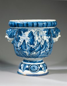 Delft blå og hvit toskaftet mytologisk pidestall hageurne av Adriaen (fl.1868 d.1701) (attr.to) Kocks