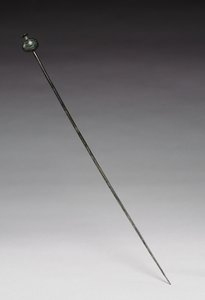Garment Pin, ca. 1400 f.Kr. (støpt og smidd bronse) av Age Bronze