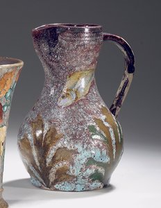 Vannkrukke, produsert av Sevres, ca. 1900 (emaljert steintøy) av Albert Dammouse
