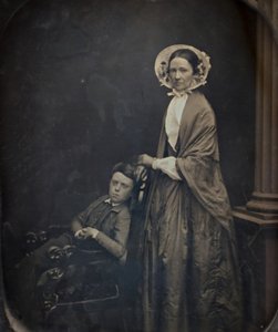 Uten tittel A Woman in Bonnet and Shawl, with her Seated Son, ca. 1850. Skapere: Albert Sands Southworth, Josiah Johnson Hawes. av Albert Sands Southworth, Josiah Johnson Hawes