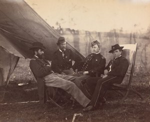 [Fire offiserer], ca. 1864. av Alexander Gardner