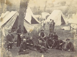 Gruppe ved hovedkvarteret til Army of the Potomac, Antietam, oktober 1862, 1862. av Alexander Gardner