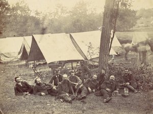 Gruppe ved hovedkvarteret til Army of the Potomac, Antietam, oktober 1862, 1862. av Alexander Gardner