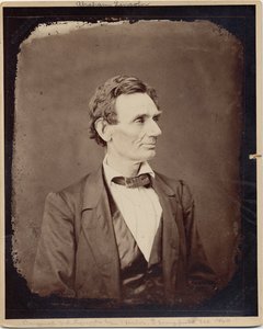 Abraham Lincoln (1809-65), USAs 16. president, kopitrykk etter bilde av Alexander Hesler, 1860 (albumfoto)