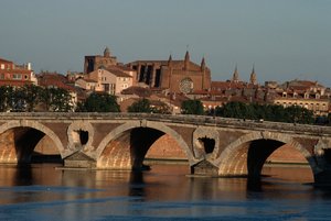 Pont-Neuf over elven Garonne, Toulouse, Midi-Pyrénées, Frankrike av Nicolas Toussaint Charlet
