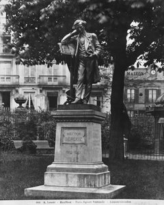 Monument til Hector Berlioz, Square Vintimille, 1884 (stein og bronse)