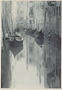 A Bit of Venice, negativ 1894, publisert 1898 (tonet fotogravyr) av Alfred Stieglitz