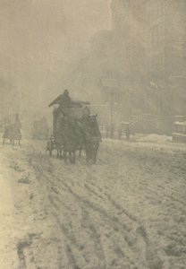 Kameraarbeid: Winter - Fifth Avenue, 1892. av Alfred Stieglitz
