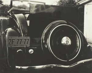 Bil 2F-77-77, 1935. av Alfred Stieglitz