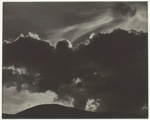Tilsvarende, 1924. av Alfred Stieglitz