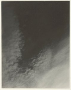 Equivalent, from Set E Print 3, 1923.    1192622   no       norwegian Successfully Translated  Original: Apollo and Marsyas Translat: Apollo and Marsyas 1426131 no norwegian Successfully Translated Original: Piazza del Duomo, Florence Translat: Piazza del  av Alfred Stieglitz