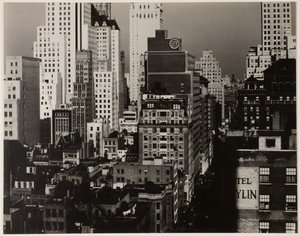 Fra mitt vindu på et amerikansk sted, nord, 193031. av Alfred Stieglitz