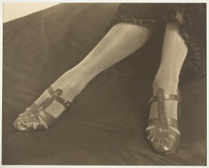 Katharine Dudley   1288245   no       norwegian Successfully Translated  Original: Untitled Translat: Untitled 1288458 no norwegian Successfully Translated Original: Costume for the black guards from Turandot by Giacomo Puccini, sketch by Umberto Brunelles av Alfred Stieglitz