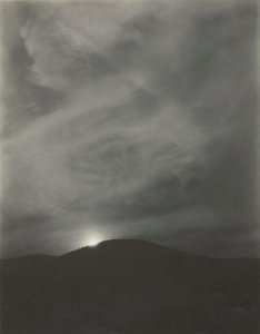 Lake George, ca. 1922. av Alfred Stieglitz