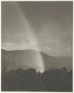 Rainbow, 1920. av Alfred Stieglitz