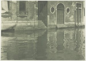 Refleksjoner—Venezia av Alfred Stieglitz
