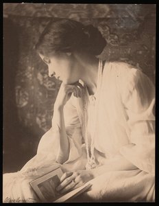 Alice Broughton-bilde av Agnes Pelton (s/hvitt-bilde) av Alice Boughton