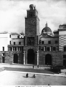 Piazza della Vittoria med Mussolini-tårnet, Brescia (s/h-bilde)