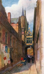 Rue de l#39;Ane Aveugle (viser enden av rådhuset og broen som forbinder det med Palais de Justice), Brugge (fargelitografi) av Amedee (after) Forestier