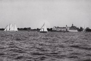 California: San Diego, Hotel Del Coronado på San Diego Bay, et av Californias mest populære helårs fornøyelsessteder (s/hvitt-bilde) av American Photographer (after)