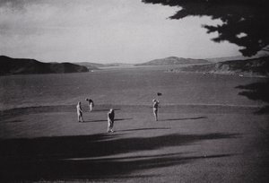 California: San Francisco, Lincoln Park, med utsikt over Golden Gate, havet og byen (s/hvitt bilde) av American Photographer (after)