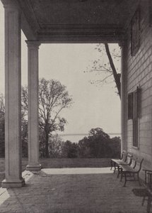 Mount Vernon: East Portico (s/hvitt bilde) av American Photographer (after)