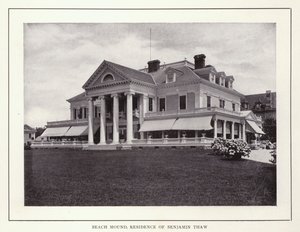 Newport, Rhode Island: Beach Mound, Residence of Benjamin Thaw (s/hv-bilde) av American Photographer (after)
