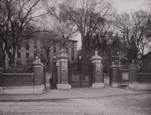 Providence, Rhode Island: Van Wickle Gate, Brown University (s/hvitt bilde) av American Photographer (after)