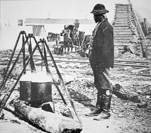 En svart kokk i en unionshærleir under den amerikanske borgerkrigen (1861-65) (s/hvitt-bilde) av American Photographer