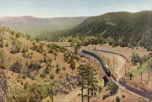 Apache Canyon, mellom Las Vegas og Lamy, New Mexico (farget bilde) av American Photographer