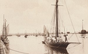 Buffalo Harbor, som viser Buffalo Yacht Club, Buffalo, New York (s/h-bilde) av American Photographer