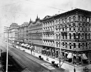 Østsiden av State Street ser nordover fra Madison Street, Chicago, ca. 1878 av American Photographer