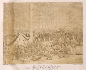 Gruppeportrett av gruppe #2, avdeling av amerikanske ingeniører (s/h-bilde) av American Photographer