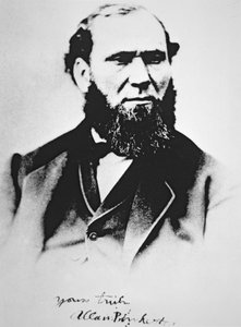 Portrett av Allan Pinkerton, grunnlegger av Pinkertons National Detective Agency i 1850 (s/hv-bilde) av American Photographer