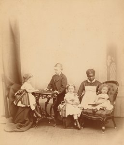 Portrett av en kvinne og fire barn, 1860-tallet (foto) av American Photographer